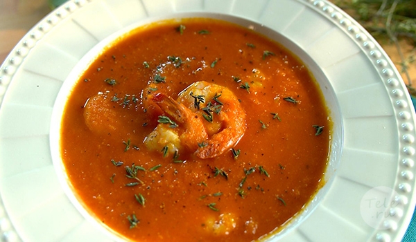 Как приготовить томатный суп с креветками | Меню недели