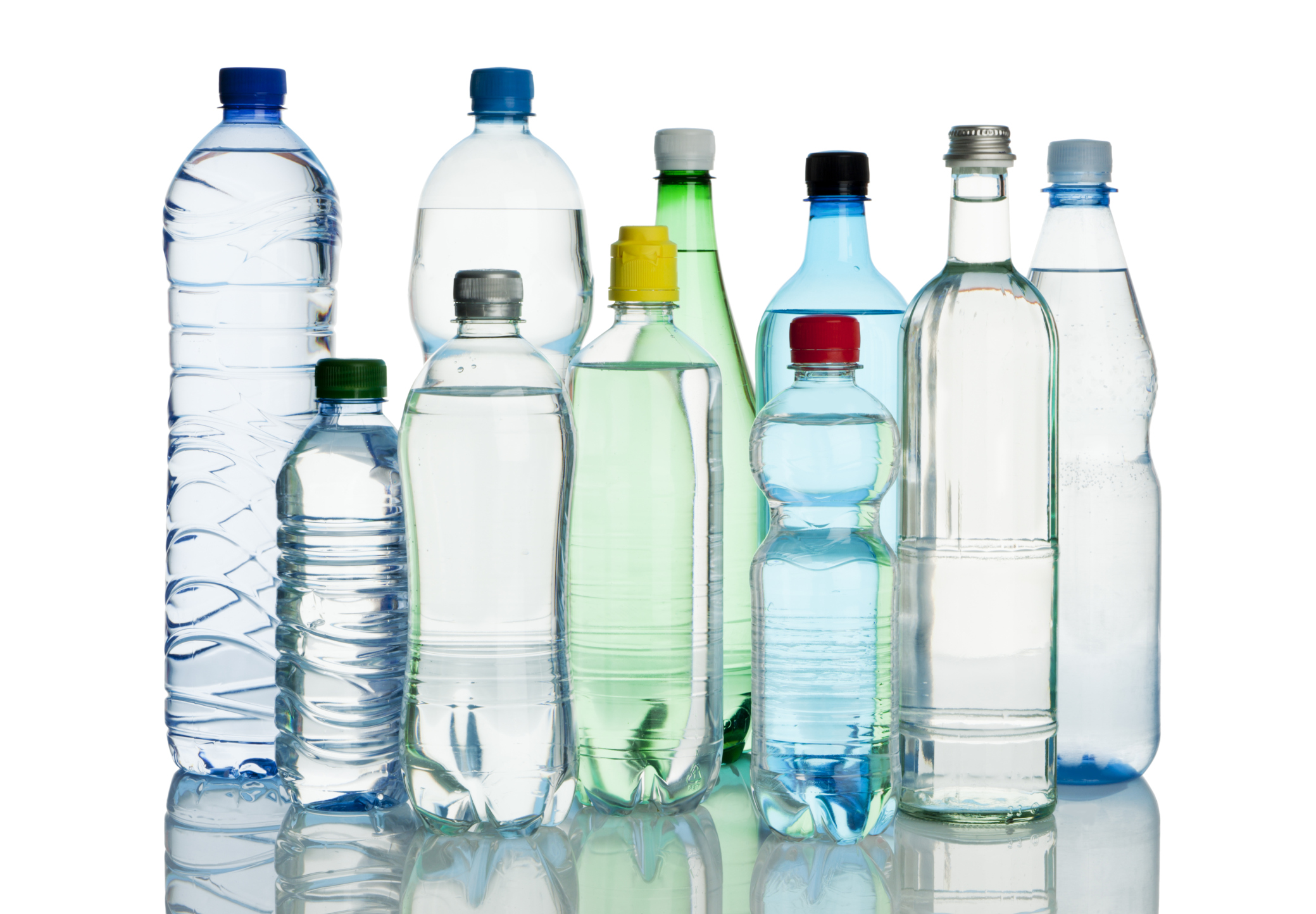 Свежая питьевая вода. Бутылка для воды. Пластиковая бутылка. Пластиковая бутылка для воды. Бутилированная минеральная вода.