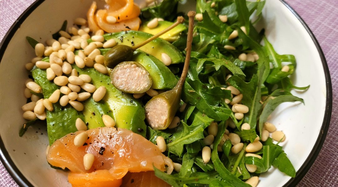Салат с кедровыми орехами — 12 рецептов с фото пошагово